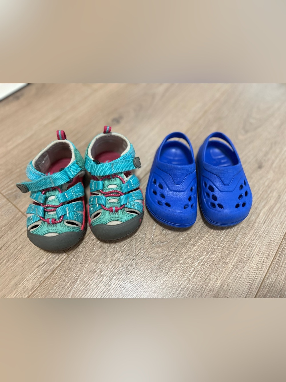 Keen Baby Girl Sandal Bundle Size 4/5